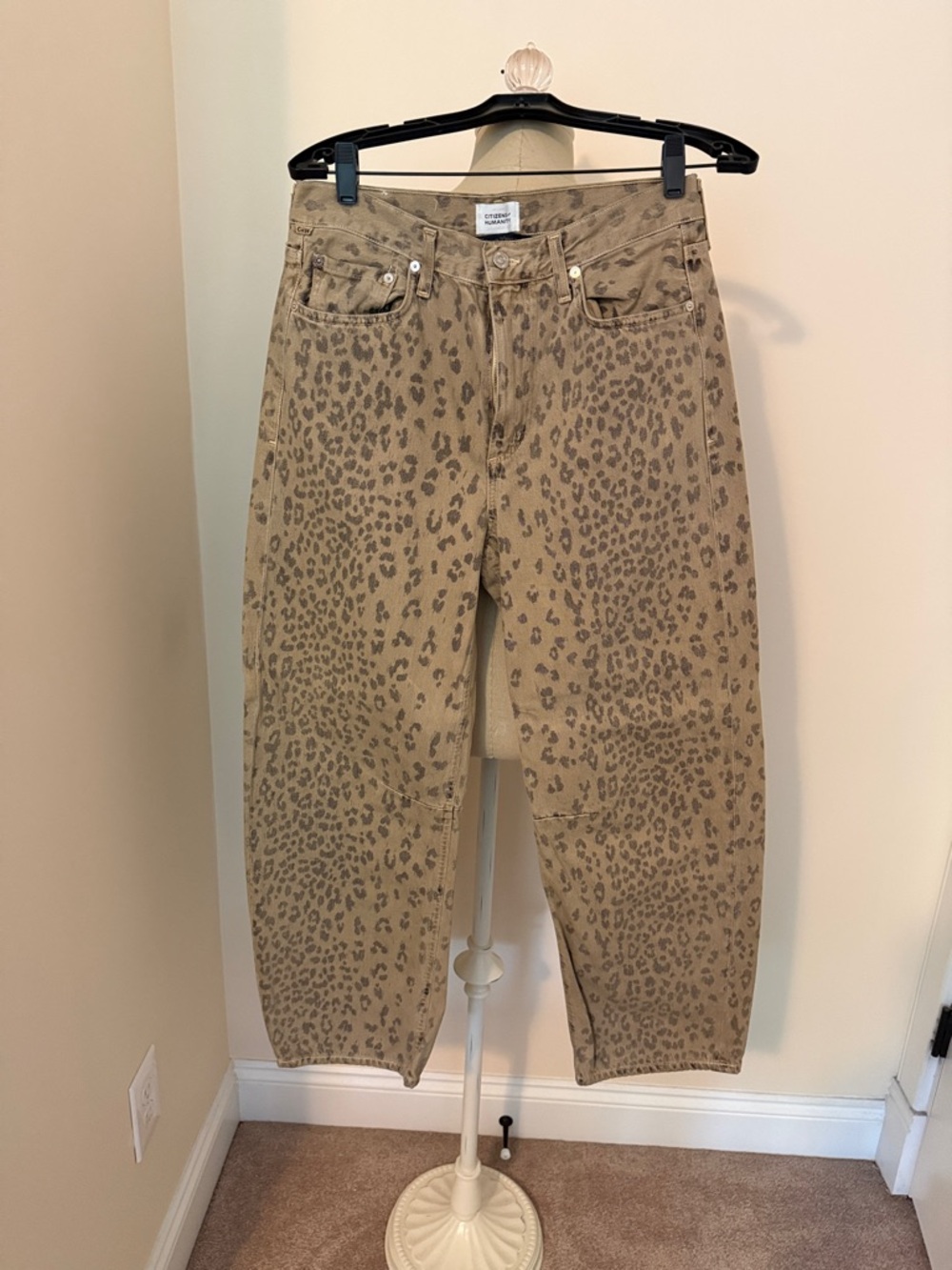 Citizens of Humanity Miro Relaxed Jean
Barrel silhouette with cheetah print